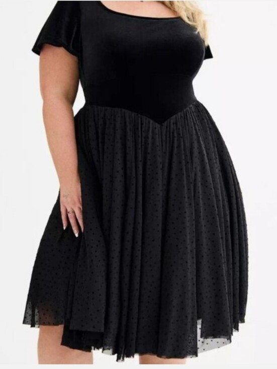 torrid Dresses & Skirts - Torrid Retro Chic Flocked Mesh & Velour Dress Black Pullover Stretchy Size 2X